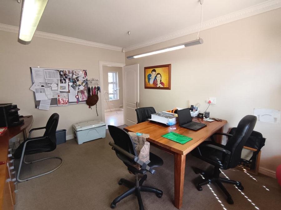 5 Bedroom Property for Sale in Lovemore Heights Estate Eastern Cape